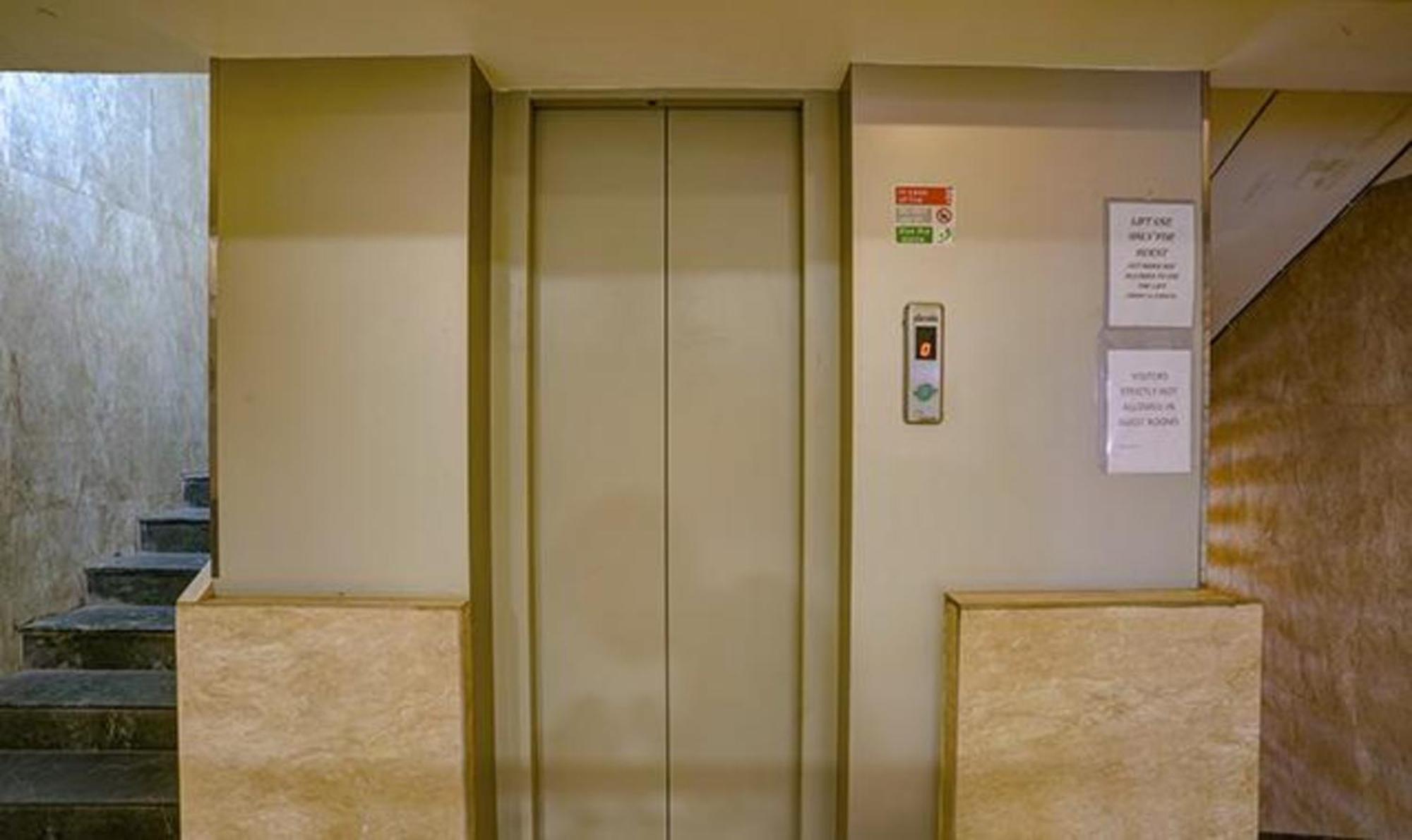 ホテル Fabexpress Veera Residency ムンバイ エクステリア 写真